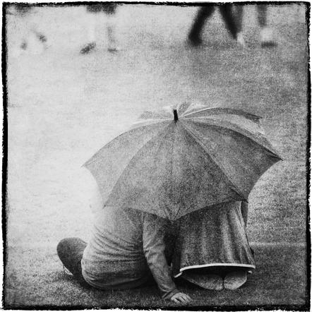 Platz 3 - Menze Maria - Unterm Regenschirm