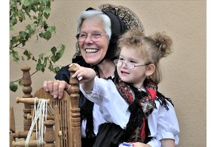 Doll Hans - Oma und Enkel