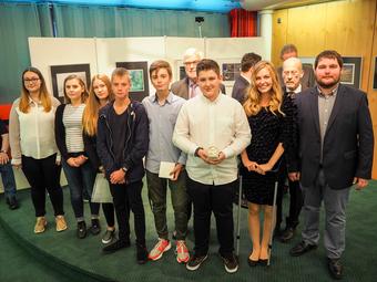Gruppenfoto der Sieger von der 10. Offenen Deutsche Jugendfotomeisterschaft 2017