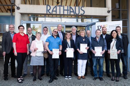 Gruppenfoto mit den anwesenden Preisträgern, Ehrengästen und Organisatoren
