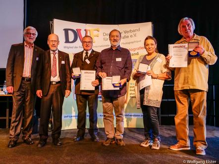 Günter Schneider, Dagmar Petersohn, Hannes Löhr und Peter Hullermann (v.r.) vom Orga-Team der DFM 2018 erhielten die DVF Verdienstmedaille 