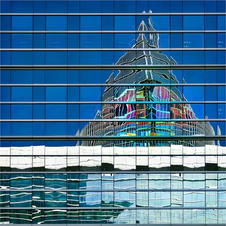 Söhlmann Alfred - BSW Fotogruppe Würzburg - Messeturm im Spiegel - Annahme