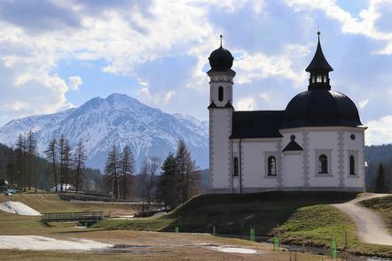 Christian Walz - Fotoclub Obersulm e.V. - Seekirche Seefeld Tirol mit Berg - Annahme - AK bis 12 Jahre