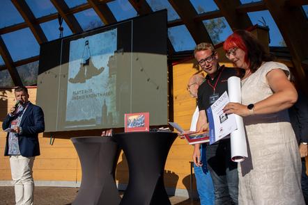 ganz rechts- Ingrid Kronthaler, Platz 4-10, erhielt einen Buchpreis vom Rheinwerk-Verlag