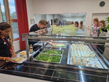 Versorgung mit Mahlzeiten in der Jugendherberge Heilbronn